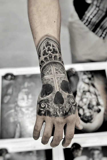 How Much Should You Tip a Tattoo Artist?, Spending