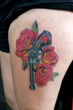 Guns and Roses Tattoo #tattoo #gunsandroses #colortattoo #traditionaltattoos 