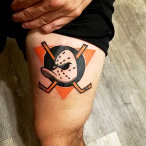 First Tattoo on myself! Not too bad and that Saniderm bandage I got on has been great for the healing process!#BombTechQ #hockey #hockeytattoo #anaheimducks #ducks #firsttattoo #NHL #selftattooed #selftattooing #selftattoo #saniderm #sanidermaftercare #mightyducks 