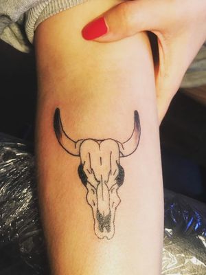 Cow skull. Walk in tattoo 🔥😍 Walk in tattoo All week! All Day! 💜