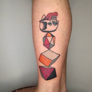 Tatuaje de Paul Colli #PaulColli #tradicional #saludgeometría #formas #geometric #cráneo #muerte #dotwork #ilustrativo