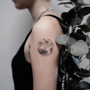 Tattoo by Goyo #Goyo #Goyotattoo #moontattoos #Moontattoo #moon #night #nightsky #nature #sky #blackwork #star