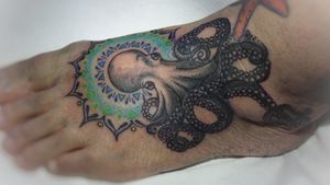 Mandala & octopus#octopus #octopusttattoo #mandala #mandalaart #mandalatattoo #dotwork #dotworktattoo #linework #lineworktattoo
