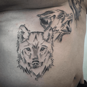 #photooftheday #tattoo #tatouage #wolf #wolftattoo #graphic #graphictattoo #dot #dots #dotwork #dotworktattoo #petitspoints #lausanne #lausannetattoo #tattoolausanne #blackandwhitetattoo #lespetitspointsdefanny 