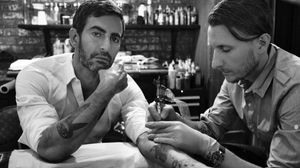 Scott Campbell tattooing Marc Jacobs #ScottCampbell #WholeGlory #MarcJacobs #NewYorkCity