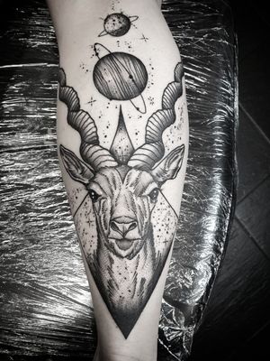 #kuro #kurotrash #tattoo #tattooing #tattoos #tattooed #tattooer #black #blackandwhite #blackwork #blackworkers #ink #inked #darkartists #darkart #savannah #onlythedarkest #blackarts #blackink #space #geometric #geometry #tattooart #tattooartist #vienna #wien #planet #dotwork #deer #animal 