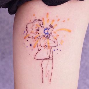 Tatuaje de Nanal Tattoo #NanalTattoo #finelinetattoos #fineline #delicate #linework #illustrative #studioghibli #howlsmovingcastle #star #howl #anime #manga #watercolor