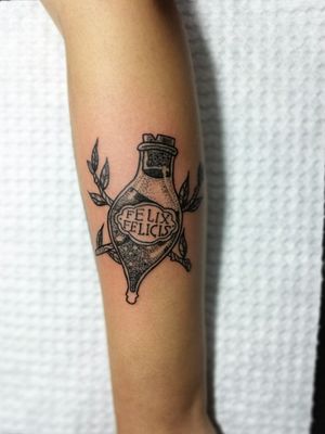 Harry Potter tattoo. Diseño ya existente. #blackworktattoo #harrypottertattoo