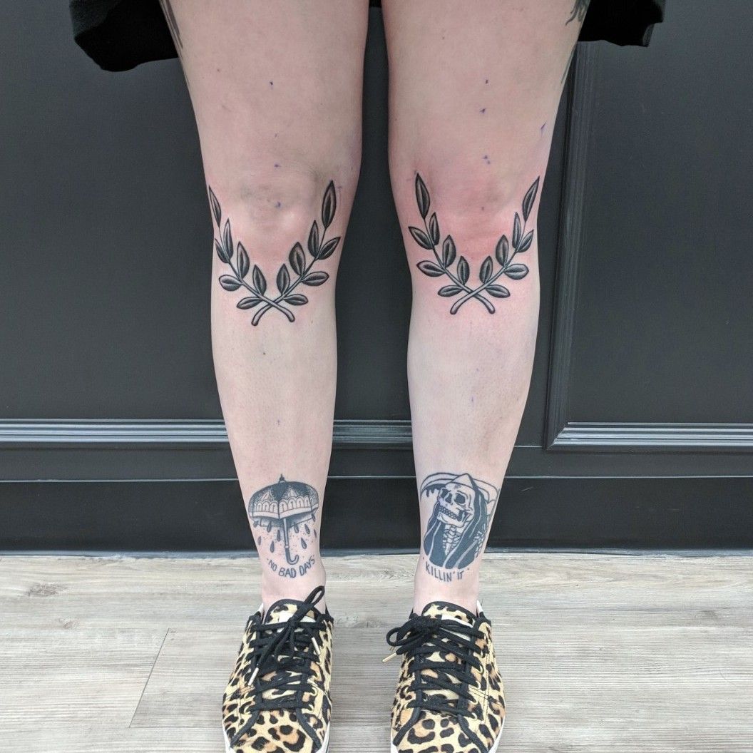 Epaulet tattoos below knees  Tattoogridnet