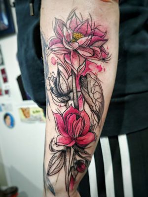 #flower #design #sketchy #modern #watercolor #tattoodesign #tattooideas #flowers #roses #pink