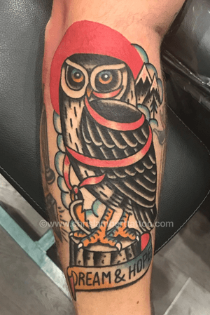 Custom traditional owl. Tattooed at Snake and Tiger Tattoo in Leeds city centre. By Chris Lambert. www.chrislamberttattoo.com www.snakeandtiger.com #TwinPeaks 