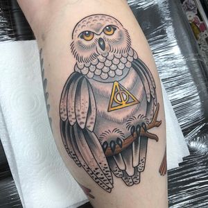 Tattoo by Alice SB #AliceSb #color #traditional #newschool #neotraditional #mashup #bold #bright #harrypotter #hedwig #deathlyhallows #symbol #owl #cute #feathers #wings