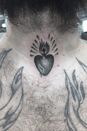 #tattooart #traditionaltattoo #tattooartist #blackworktattoo #sacredheart 
