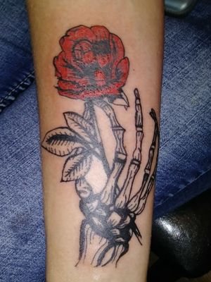 #skullandroses new tattoo done to add to the books 