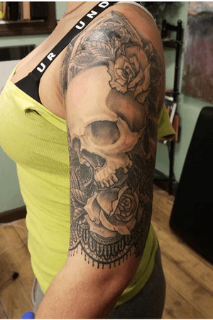 Skull, lace and roses done by teresa rogers! 
