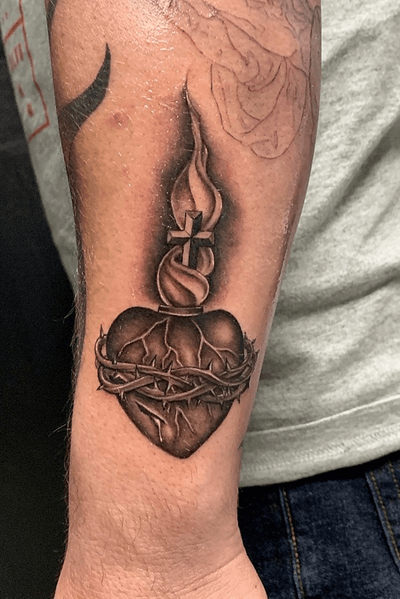 #sacredheart done the other day on the homie @23oscar23 #ink #inked #losangeles #artist #diverse #fineline 3236170642 text me with any questions or inquiries, thanks for looking #juliustattooer