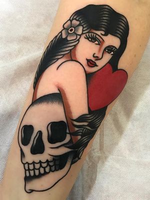Tattoo by La Dolores #LaDolores #traditional #skull #heart #ladyhead #lady #oldschool #flower #tipping #tipyourartist #tippingmakesithurtless #tippingisappreciated