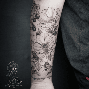 ...two days of work and we made half sleeve with anemones, bumblebees and berries🐝🌸🍓.Thank you Sandra for your trust and patience!☺️🙏