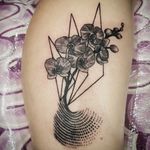 #floral #floraltattoo #blackworktattoo #orchids #polkadots #geometric #lineworktattoo #tattoo #tattooartist #darkart #darkartist #artesobscurae #berlintattoo #tätowierung #apocalypsetattoo