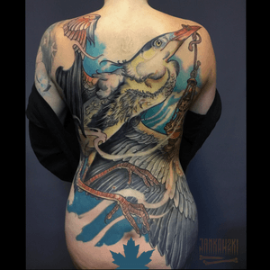 Finished this Heron on Anna’s back. Some parts fresh, most healed. Super happy how it turned out. Thank you @anna_adorned for  your commitment to let me tattoo you and finish this awesome project! #jankowzki #backpiece #heron #herontattoo #kynst #kynststudio #tattoodeventer #deventer #tattooholland #neotrad #neotradeu #neotraditionalworldwide #neotraditional #neotraditionaltattoo #blackclaw