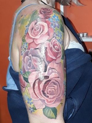 #krismen #tattoo #blackandgrey #realism #realistic #realistictattoo #colortattoo #rosestattoo #rosesleeve 