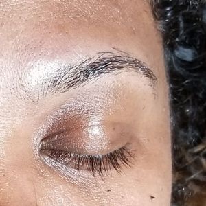 Microblading, finished left side.