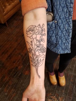 Started this outline of Marigold, dyers madder, and indigo on Allison! Can't wait to finish it up!