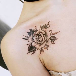 Medusa. #tattoo #tatuaggio #tatuaje #ink #inked #inkedup #ladytattooers #tattooer #tattooed #tattooartist #tattooart #tatuaggi #tatuaggimilano