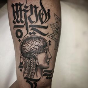 Tattoo by Delia Vico #DeliaVico #besttattoos #tattoodoapp #appspotlight #spotlight #best #awesome #cool #lettering #brain #anatomy #mind #human #portrait #script #calligraphy