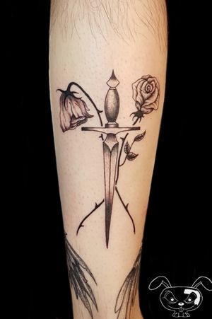 Knife and roses 