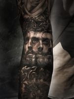 Tattoo by Josh Lin #JoshLin #besttattoos #tattoodoapp #appspotlight #spotlight #best #awesome #cool #realism #realistic #hyperrealism #Jesus #JesusChrist #crownofthorns #religious #Christian
