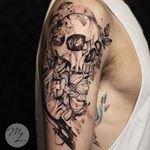 Skull with flowers in progress. Thanks @Adiratia1 for the trust and opportunity. Please check out more of my work on links below: Instagram/Facebook- @matheuslansky Whatsapp- 0538036216 #tattoos #tattoo #tattoo2us #darkart #darkartists #darkness #blackwork #flowers #flowertattoo #skulls #skulltattoo #inspirationaltattoo #tattoo2me #tattoo #drawing #drawing2me #sketch #tattoosketch  #telaviv #israel #israeltattoo #minasgerais #tattoo  #ink #mattlansky #haifa