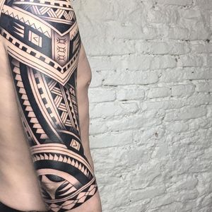Polynesian tattoo in Prague – Pavel. Black House Tattoo Prague#dnestetujem #tetovani #czechtattoo #tetování #praguetattoo #kerka #tetovanipraha #kerky #tattoopraha #tattooprague #tattooczech #prahatattoo #tattoocz #cztattoo #prahatetovani