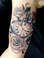 Relógio e rosas  Instagram: @Laseviciustattoos 