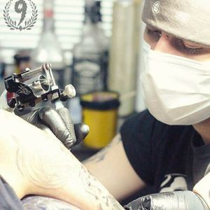 "Sahassavagga: Os Milhares 111.  Vale  mais  viver  um  dia  sábio  e  meditativo  do  que  viver cem  anos, tolo e descontrolado." #dhammapada #sahassavagga #Buddha #dharma #tattoo #projeto #tattoolife #trabalho #tattooartist #tatuagem #brasil #atelie #tattoostudio #9 #GabrielSilvaArteTattoo #ink #inked #needless #bodyart #lifestyle #attitude #Art #brazil 