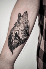 Wolf song Individual design  #tattoo #linework #tattoosketch #sketch #jeannesaar #jeannesaartattoo #naturetattoo #graphictattoos #wolf #viking #magic #moon #wolftattoo 