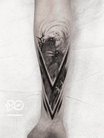 By RO. Robert Pavez • Huginn and Muninn • Done in studio Bang Bang • New York 2019 #engraving #dotwork #etching #dot #linework #geometric #ro #blackwork #blackworktattoo #blackandgrey #black #tattoo #fineline