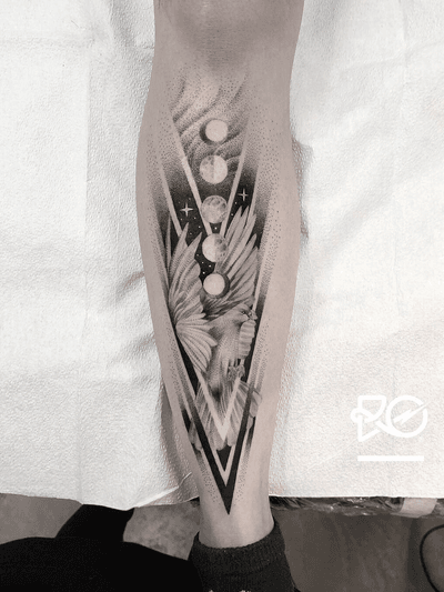 By RO. Robert Pavez •🌜🌓🌒🌑🌘🌗🌛• Done in studio Bang Bang • New York 2019 #engraving #dotwork #etching #dot #linework #geometric #ro #blackwork #blackworktattoo #blackandgrey #black #tattoo #fineline