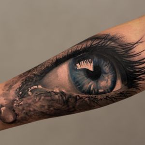 Eye tattoo, forearm