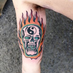 Tatuaje de Paul Colli #PaulColli #mementomoretattoos #mementomori #death #dieing #skull #RIP