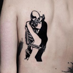 Tatuaje de El Lobo Rosario #TheWolfRosario #mementomoretattoos #mementomori #death #dying #skull #RIP