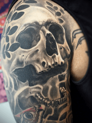 #Onlythebesttattooart #tattoo #ink #cristianrodrigueztattoos #blackandgrey #realism #surrealism #dotwork #ornamental #tribal #gemetric #colortattoo #skull #fuerteventura 