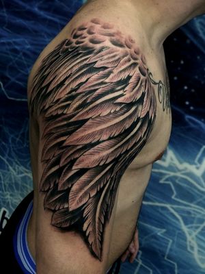 #tattoorealismo #tattoo #tato #tatoo #tatu #tattooart #tattooartist #tattooartists #tattooartistmagazine #wingtattoo #wingstattoo #tattooarte 