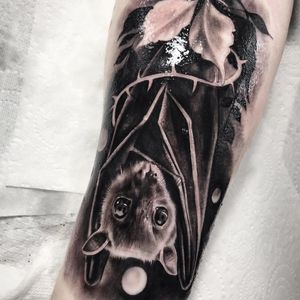 Tattoo by Chris Bradbury #ChrisBradbury #battattoos #bat #animal #dracula #vampire #nature #night #realism #realistic #hyperrealism #blackandgrey #moon