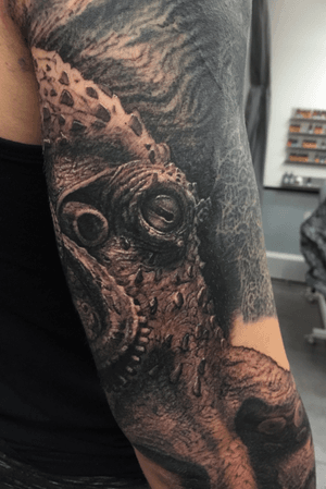 Kraken from an ongoing norse mythology sleeve project, done at Duck’s tattoo Helsinki! #kraken #squid #norsemythology #viking #blackandgrey #coverup #sleeve #realism 