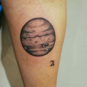 Júpiter #DotWork #BlackAndGrey #3rl #BlackAndGrey #Dinamic #StencilStuff #Tattoo #TattooLima #Lima #Ink #Inked #Galaxi #Planet