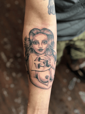 Like this lady ! ♥️ #tattooartist #tattooart #chicano #blackandgrey #inked #ink #tattooartist #tattooart #girltattoo #TattooGirl #mask 