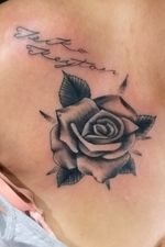 Jeiko & keyton Rose B&W#tattoo #rosetattoo #rose #letteringtattoo #lettering #CostaRicaTattoo 