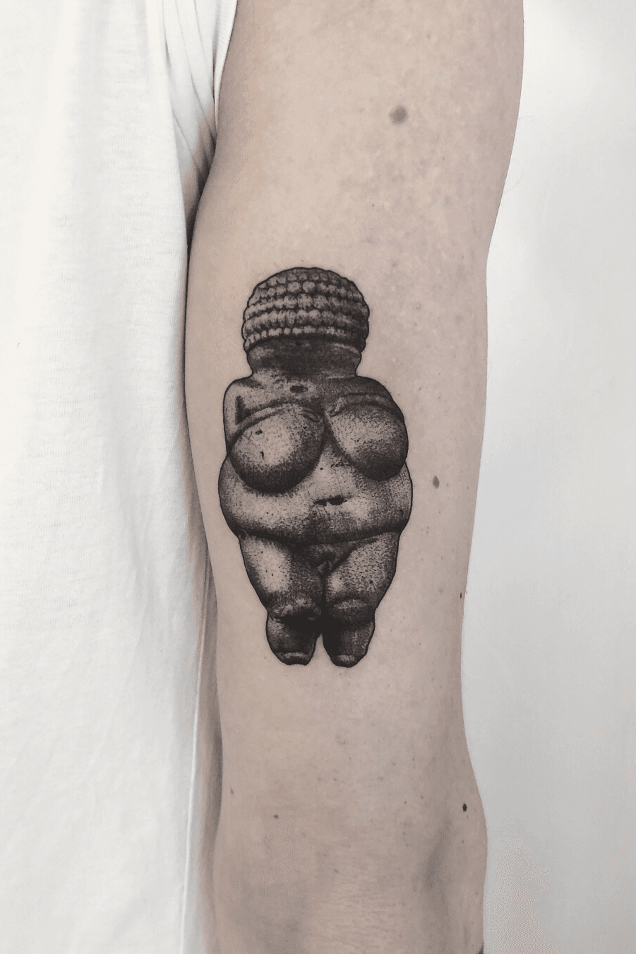 TATTOOSORG  Venus of Willendorf Tattoo Donna Klein Taylor