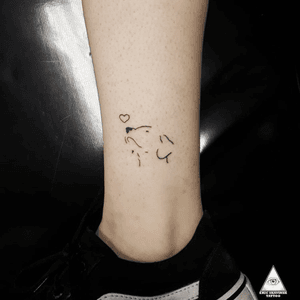 Hoje é comemorado o dia mundial do cachorro, e nada como uma arte eterna na pele para demonstrar esse amor.Contatos: (11)9.9377-6985     Instagram: @skavinskEmail: ericskavinsk@gmail.com....#ericskavinsktattoo #fineline #linhafina #dog #dayofdog #tattoodog #cachorrinho #pet #delicatetattoo #tatuagemdelicada #tattoodelicada #inked #love #amor #tatuagem  #lovedog #animal #estimacao #alphaville #moema  #tattooworld #tatuador #tattoowork  #followtrick #outubro #tattoojaoficial #tattoopins
